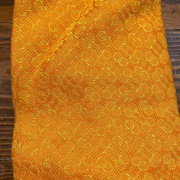 Gucci by Paolo Gucci orange patterned Men's silk Neck Tie - Picture 2 of 4